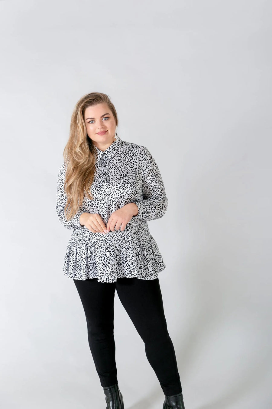 Bluse mit Leo - Print Tara - Wildflowers50