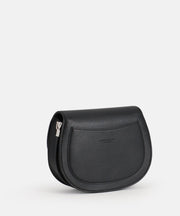Fair produzierte Handtasche mit Umhängeriemen Linsell Saddle Seidenfelt schwarz - WildflowersSchwarz