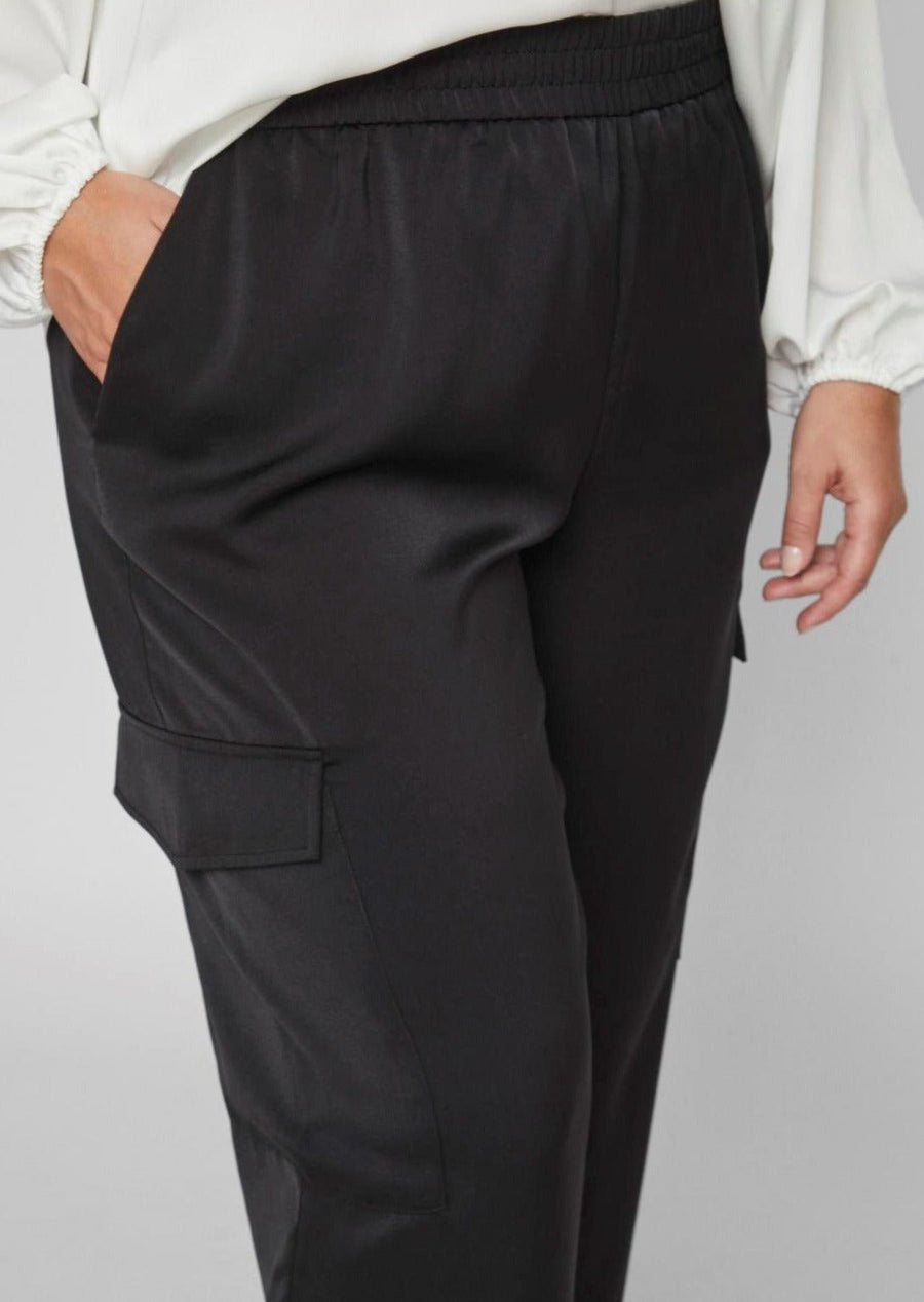 14092964Schwarze Satin Cargohose Vielma - Wildflowers46Schwarz